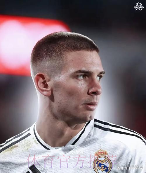 罗马诺:皇马高层及教练组相信卢宁 球队将与他续约